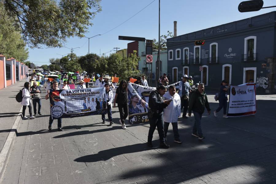 Trabajadores del IMSS-Bienestar en Puebla exigen reconocimiento sindical, basificaci&oacute;n e insumos m&eacute;dicos