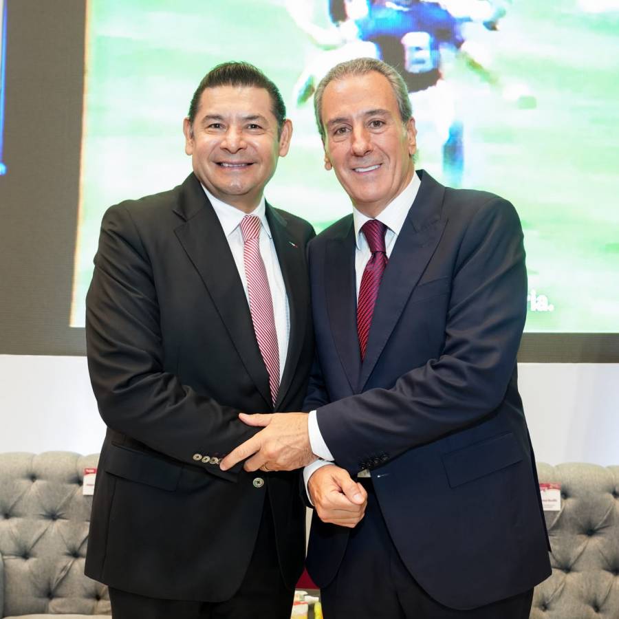 Armenta felicita a Pepe Chedraui por su segundo a&ntilde;o de gobierno y ofrece mantener coordinaci&oacute;n con Puebla capital