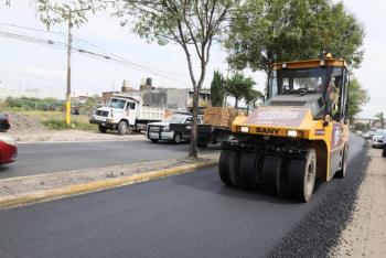 Con 13 trenes de pavimento, gobierno estatal transforma 558 kil&oacute;metros de vialidades