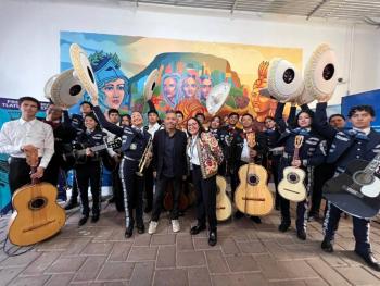 Plasman estudiantes de la preparatoria BUAP de Tlatlauquitepec su creatividad en mural