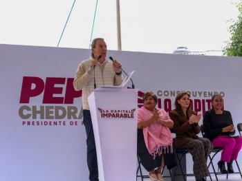 Mejora Pepe Chedraui calles, alumbrado y servicios en Ignacio Romero Vargas