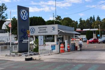 Volkswagen ofrece aumento salarial de 4.2%; SITIAVW baja su demanda a 4.8%