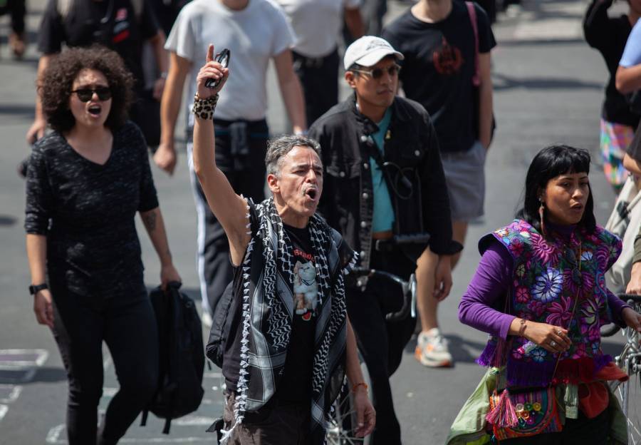 Rubén Albarrán se suma a protesta por el derecho al agua