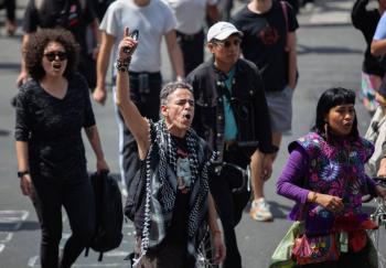 Rub&eacute;n Albarr&aacute;n se suma a protesta por el derecho al agua
