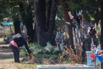 Gobierno de la Ciudad exhorta a prevenir golpes de calor durante las visitas a panteones en D&iacute;a de Muertos