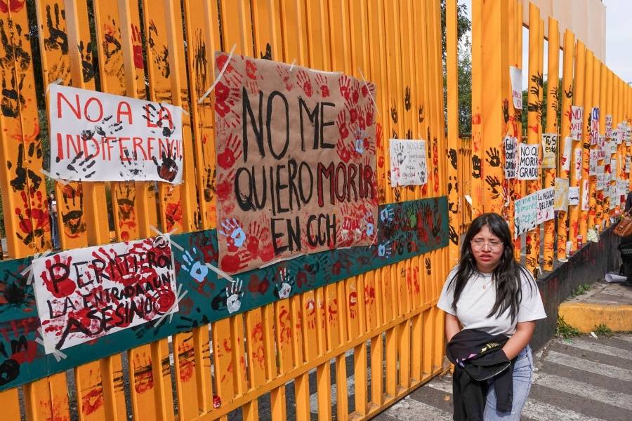 CCH pide a madres y padres revisar mochilas de estudiantes desde casa
