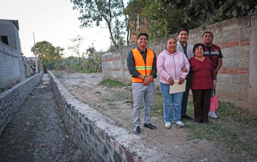 Cuautlancingo ampl&iacute;a drenaje sanitario en Sanctorum