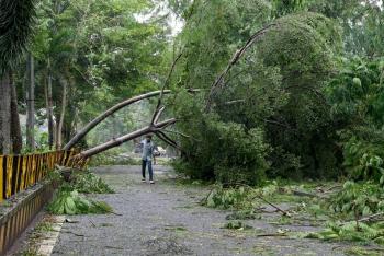 El cicl&oacute;n Arnab deja tres muertos tras tocar tierra en India